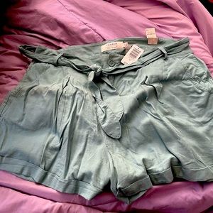 Torrid Teal Blue linen tie front Shorts with Pockets - Plus Size  size 16